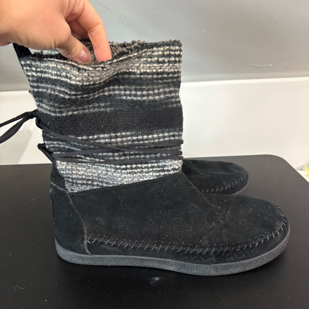 TOMS Nepal Boots, Black Gray White, Size 8.5